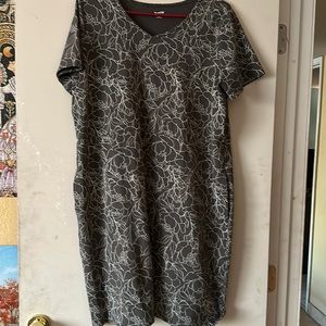 Duluth Trading Co Naturale NoGA Gray Floral V-neck Short Sleeve Dress Size XL